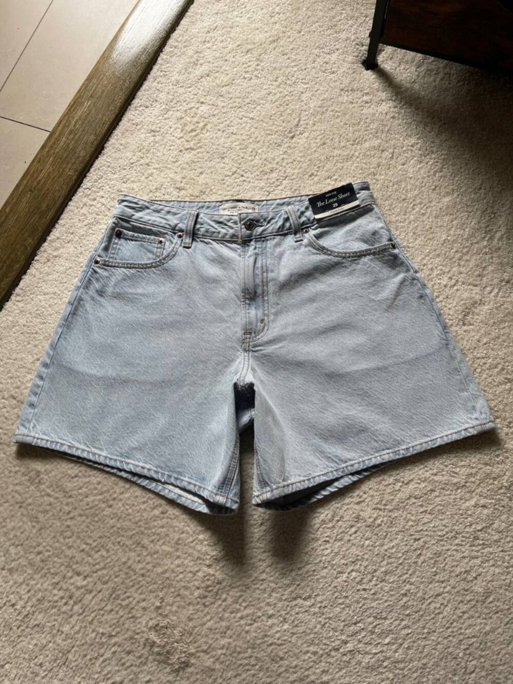 NWT Abercrombie & Fitch High Rise Loose Shorts Size 29
